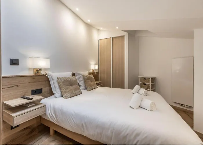 1650 - Charming Penthouse With Stunning Views & Private Parking Apartman Courchevel