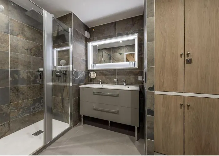 Apartman 1650 - Charming Penthouse With Stunning Views & Private Parking Courchevel