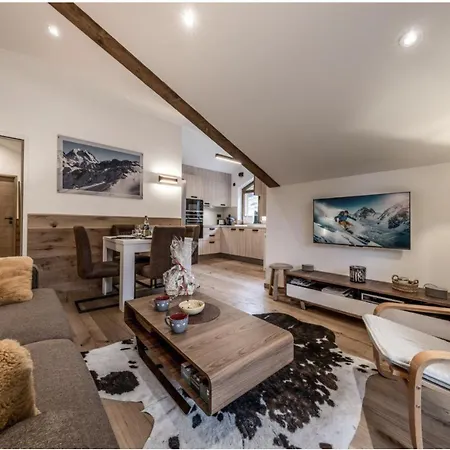Appartement 1650 - Charming Penthouse With Stunning Views & Private Parking Courchevel