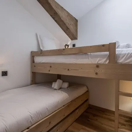 1650 - Charming Penthouse With Stunning Views & Private Parking *